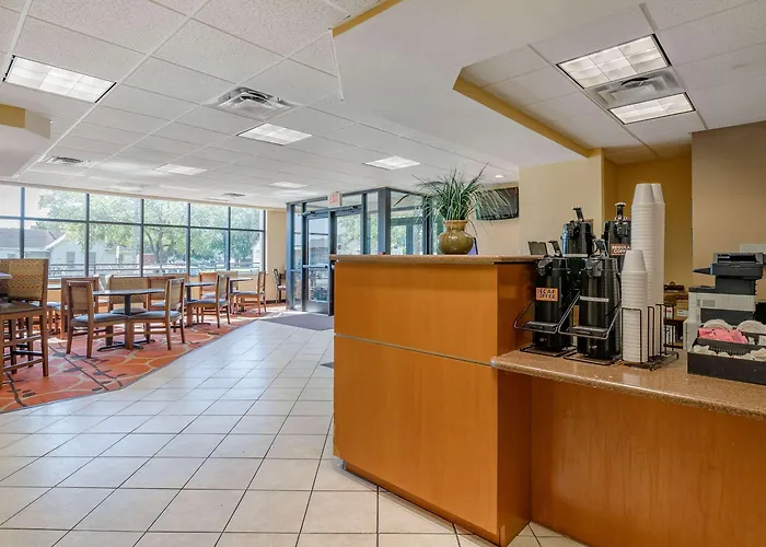 Econo Lodge Inn & Suites Des Moines Fairgrounds Area