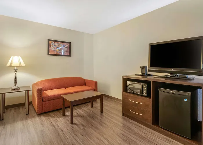 Econo Lodge Inn & Suites Des Moines Fairgrounds Area