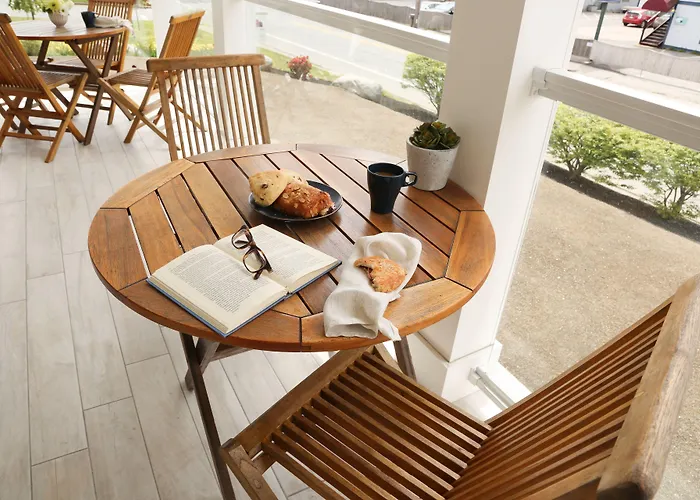 The Sea Breeze Inn