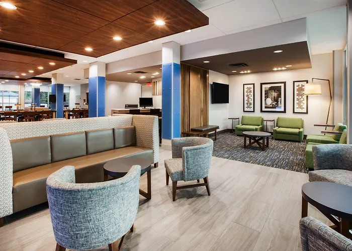 Holiday Inn Express Hotel & Suites Canton By Ihg