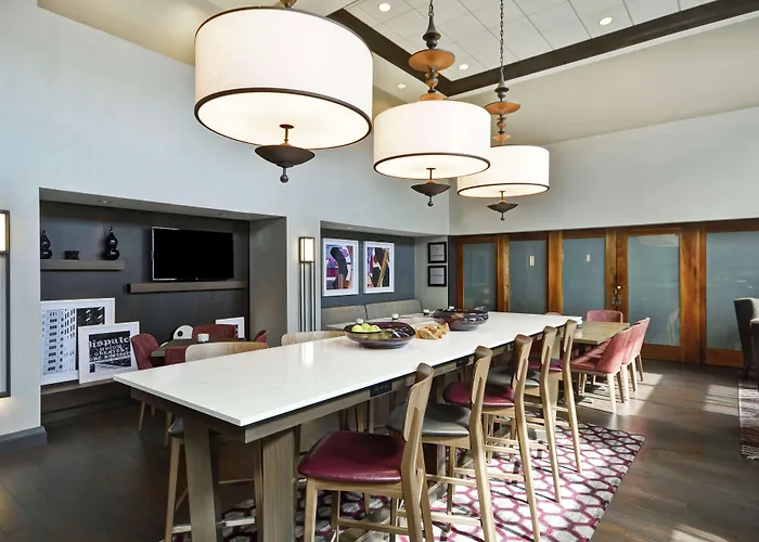 Hampton Inn & Suites Columbus-Easton Area