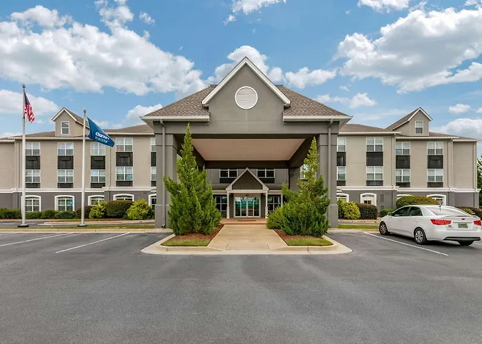 Clarion Pointe Columbus-Bradley Park