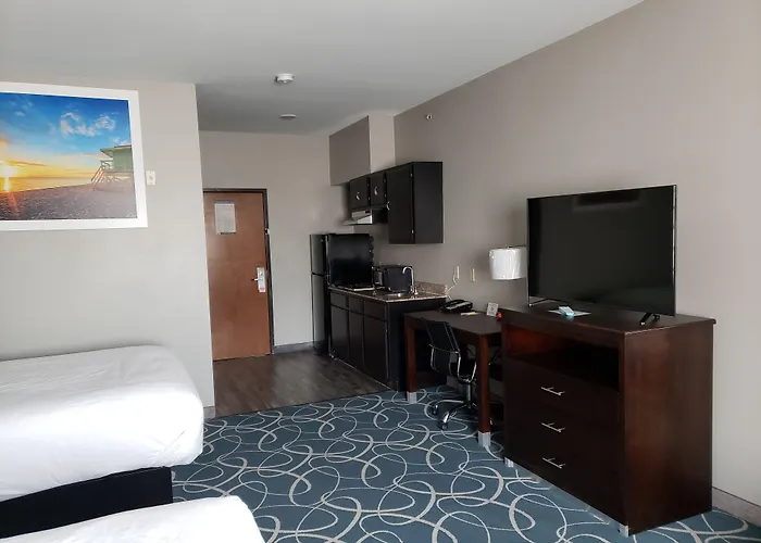 Days Inn & Suites By Wyndham Cleburne Tx