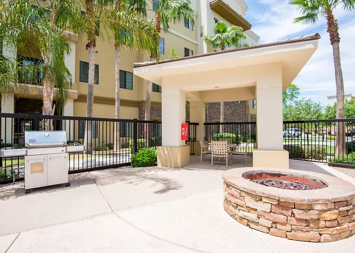 Holiday Inn Express & Suites Phoenix Glendale Dist By Ihg
