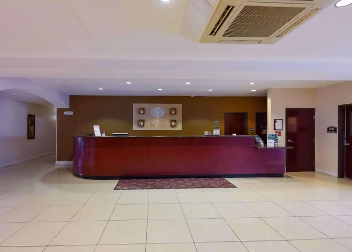 Comfort Suites University