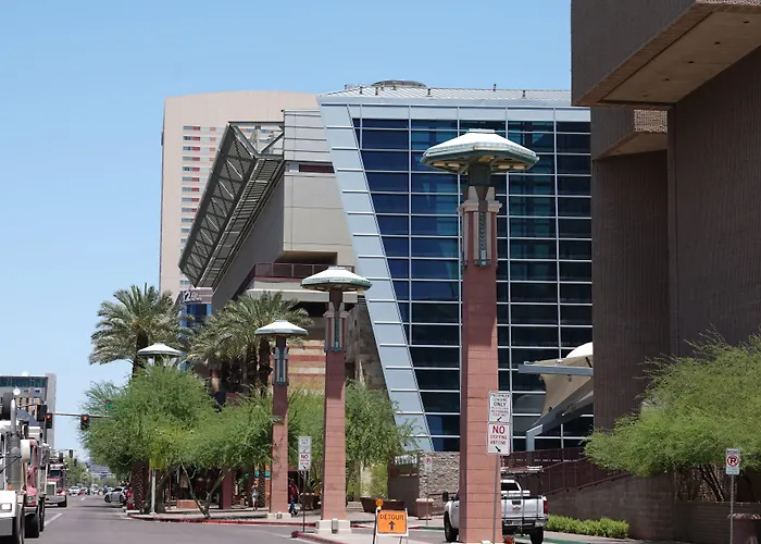 Moxy Phoenix Tempe/Asu Area