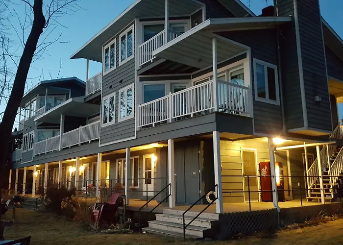Snug Harbor Inn