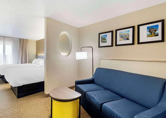 Comfort Suites Merrillville Near Us 30