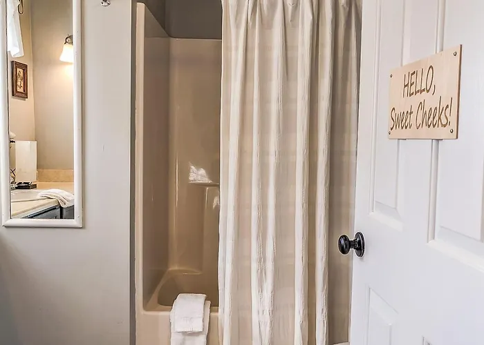 Cozy Ludlow Escape