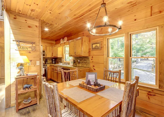 Blue Ridge Cabin W/ Hot Tub, Fire Pit, & Game Room