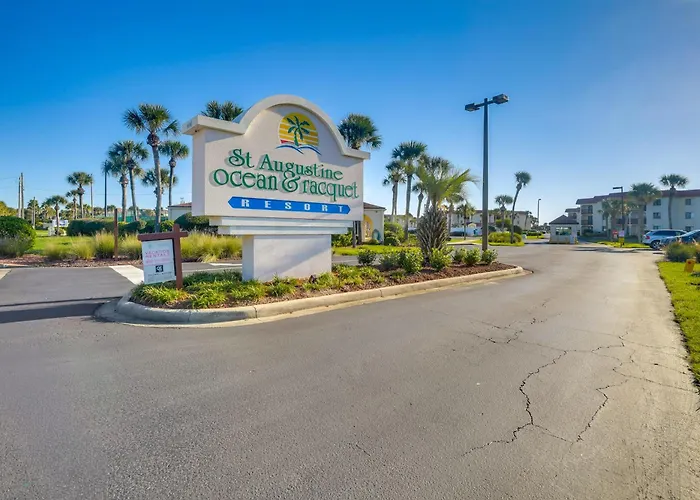 St Augustine Condo W/ Pool Near Flagler College
