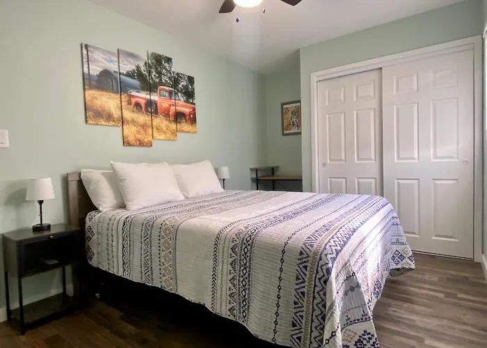 Holiday Motel And Rv Park