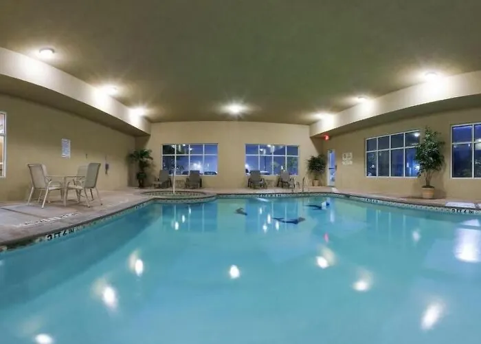 Holiday Inn Express & Suites Denison North-Lake Texoma