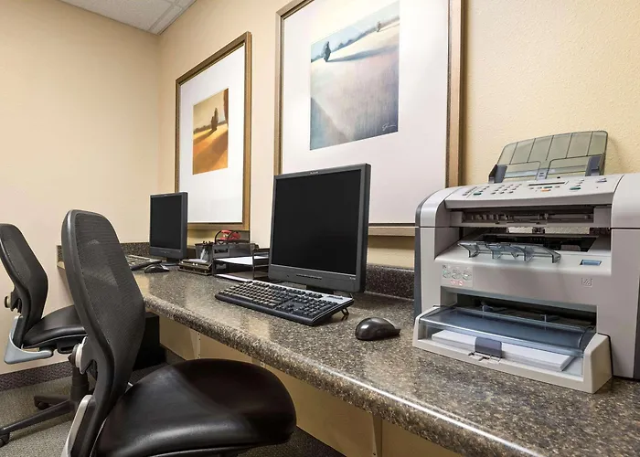 Country Inn & Suites By Radisson, Peoria North, Il