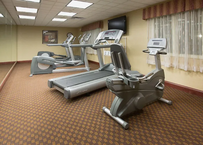 Holiday Inn Express & Suites Mitchell By Ihg