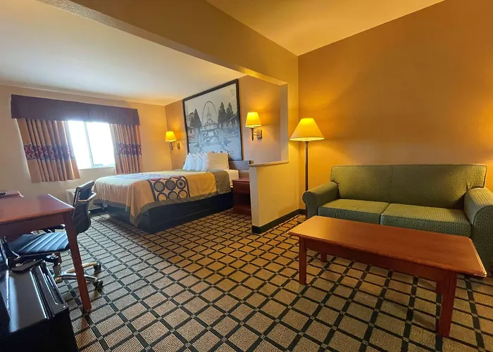 Super 8 By Wyndham Rolla