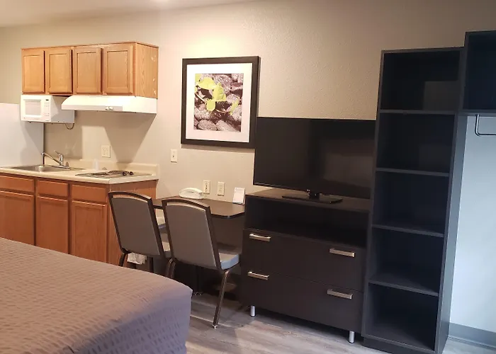 Woodspring Suites Kansas City Mission