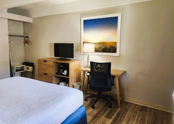 Days Inn By Wyndham Denver Downtown