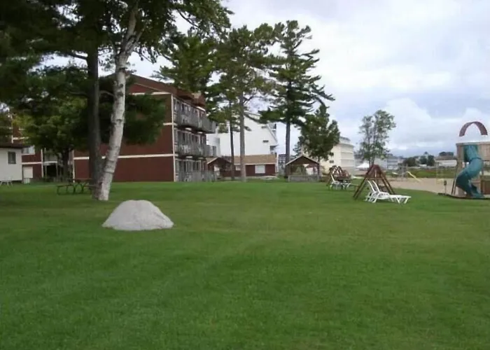 Waterfront Inn Mackinaw City