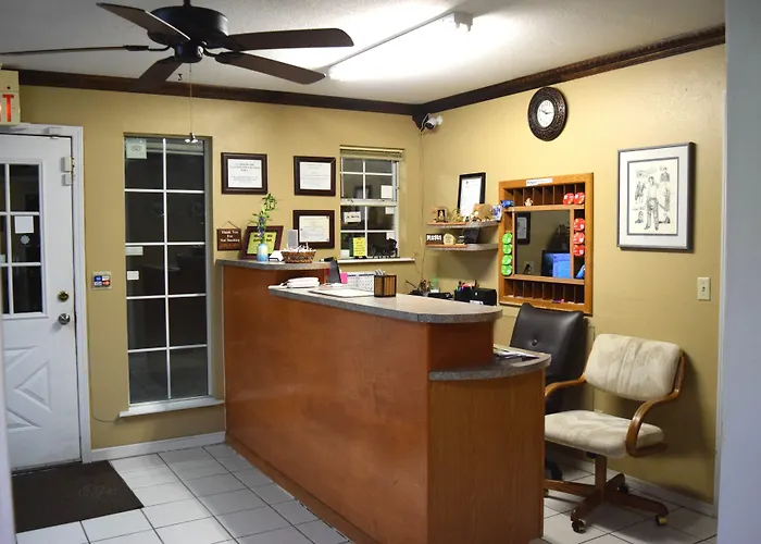 Claremore Motor Inn