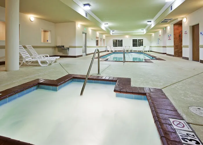 Holiday Inn Express & Suites Klamath Falls Central By Ihg