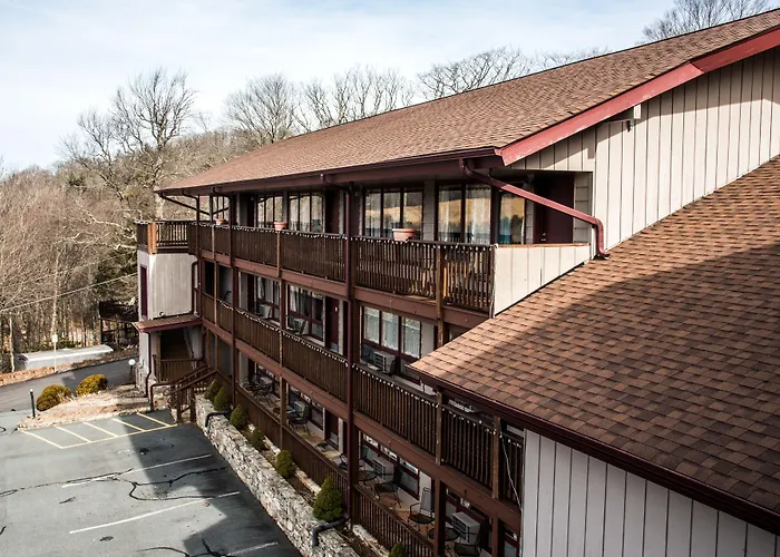 Cliff Dwellers Inn