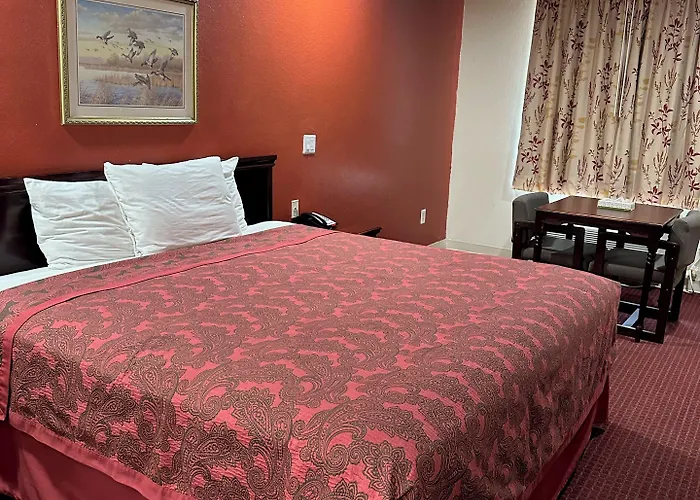 Western Plaza Inn