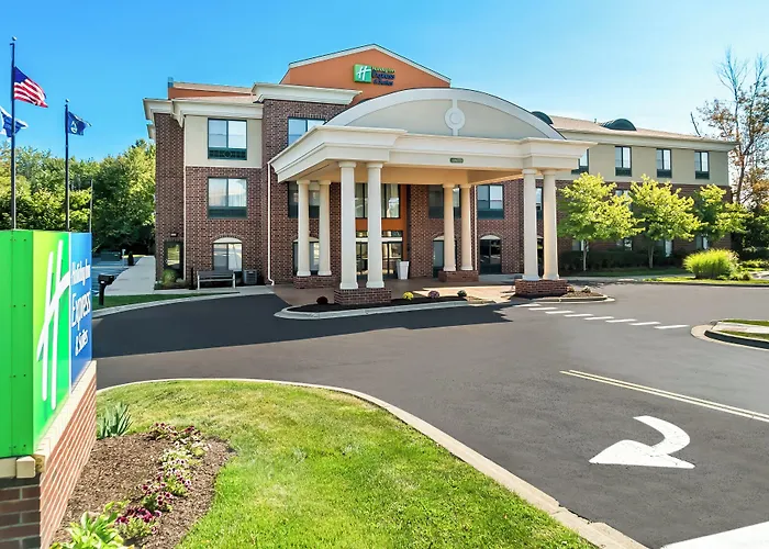 Holiday Inn Express & Suites Detroit - Novi By Ihg