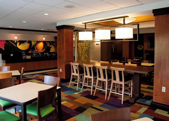 Fairfield Inn & Suites Bedford