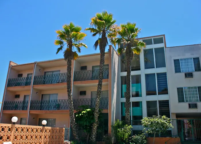 Royal Century Hotel At Lax