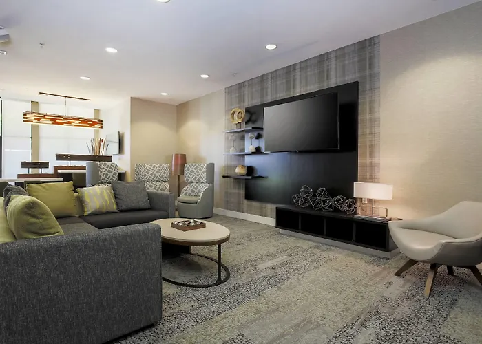 Courtyard By Marriott Dallas Arlington South