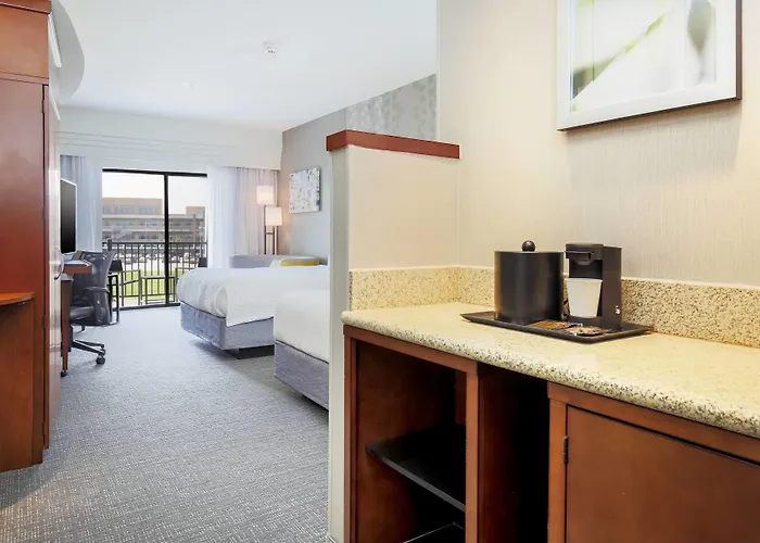 Courtyard By Marriott Dallas Arlington South