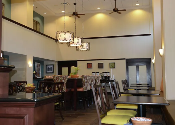 Hampton Inn & Suites-Knoxville/North I-75