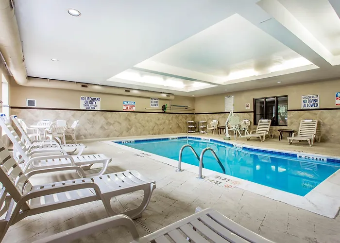 Comfort Suites Clinton Near Presbyterian College