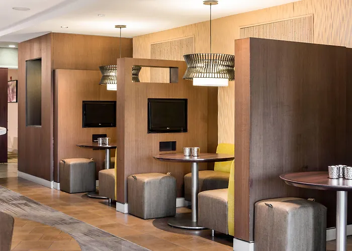 Courtyard By Marriott Waldorf