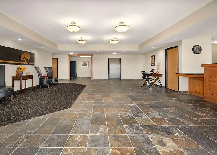 Baymont By Wyndham Fremont