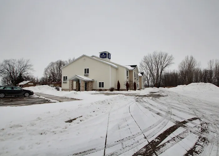 Cobblestone Inn & Suites - Brillion