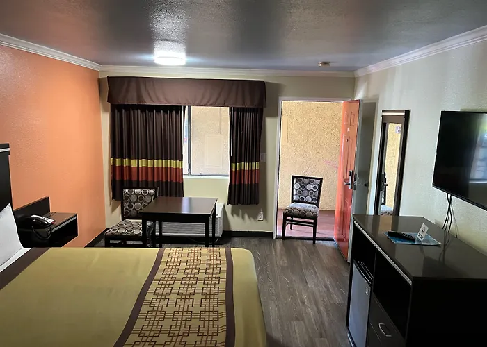 Rivera Inn & Suites Motel