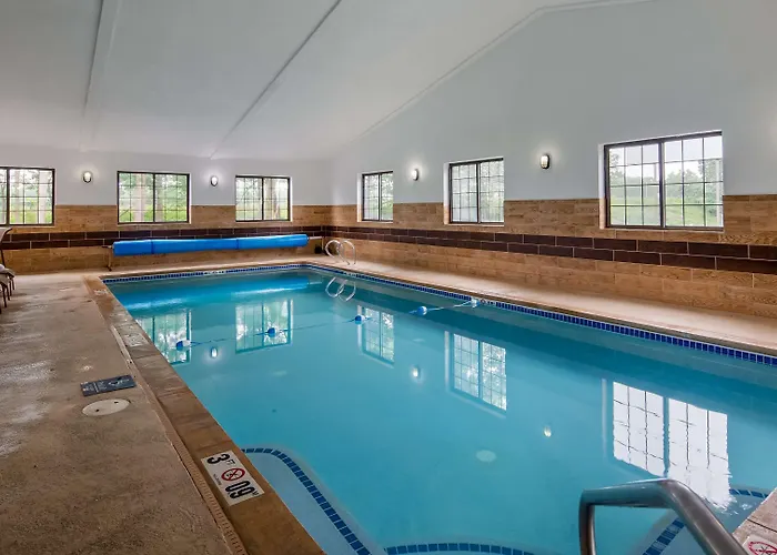 Best Western Hampshire Inn & Suites