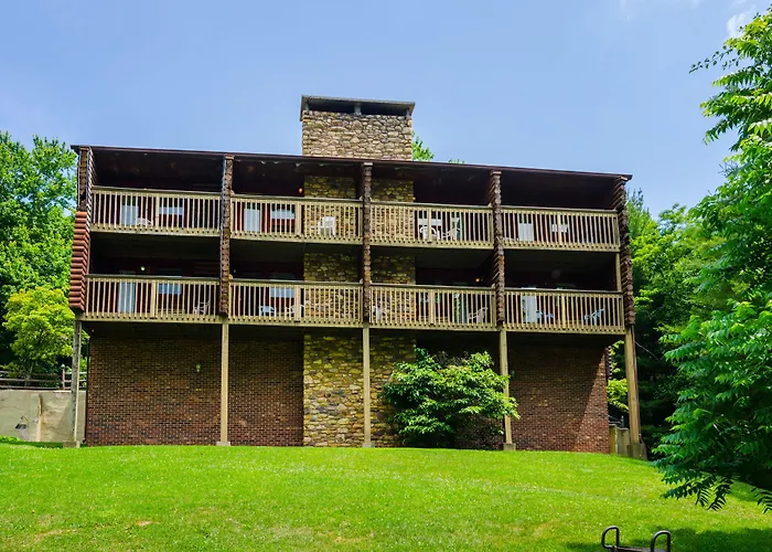 Highland Hills Motel & Cabins