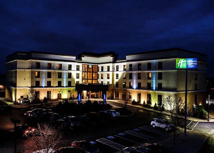 Holiday Inn Express & Suites Harrisburg West