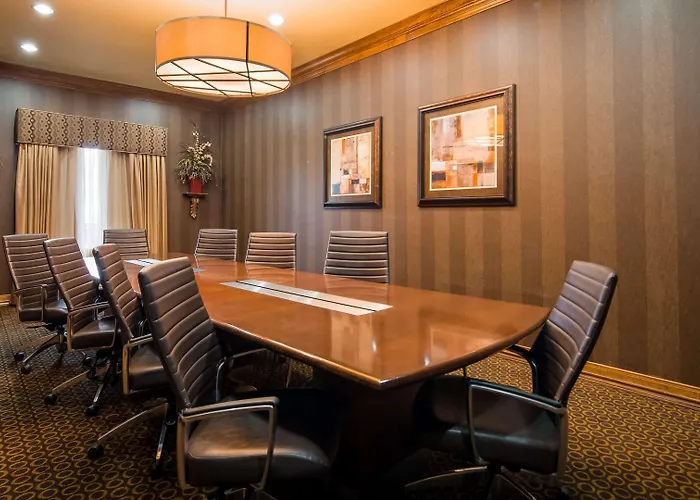 Best Western Plus Christopher Inn & Suites