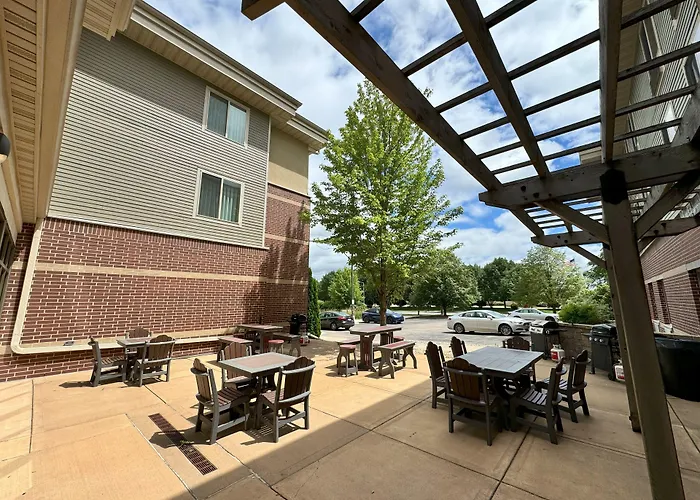 Sleep Inn & Suites Madison - Monona