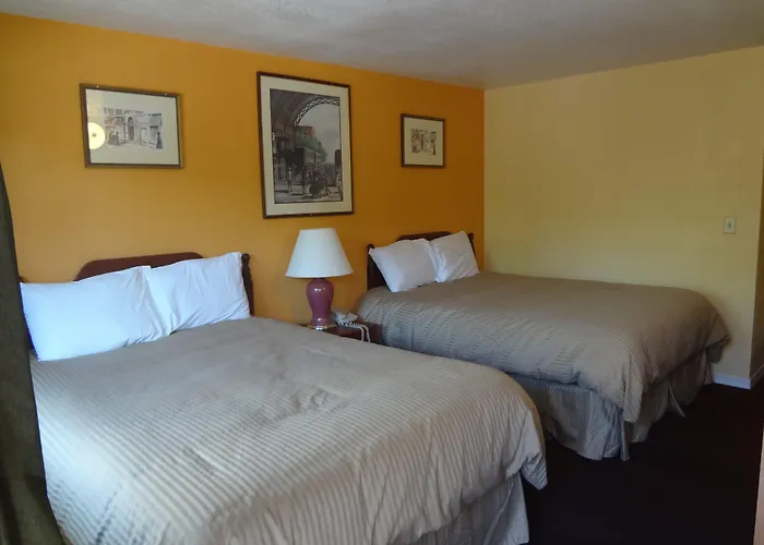 Signature Inn Medford Downtown - Newly Renovated