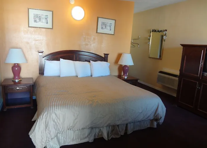 Signature Inn Medford Downtown - Newly Renovated