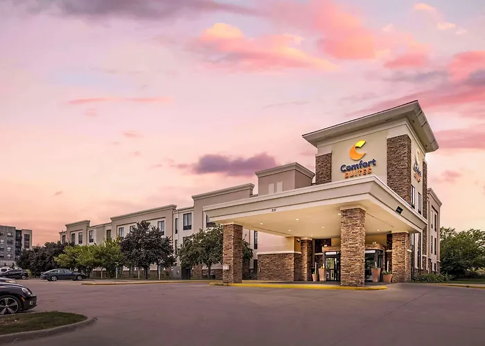 Comfort Suites East Lincoln - Mall Area
