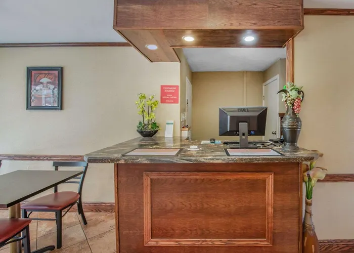 Econo Lodge Hermitage South