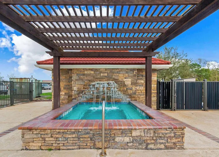 La Quinta By Wyndham Bridge City-Orange