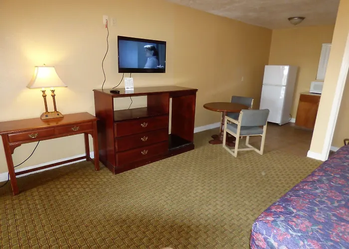 Economy Inn & Suites