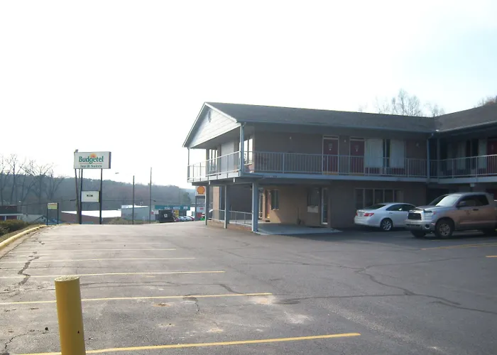 Budgetel Inn & Suites